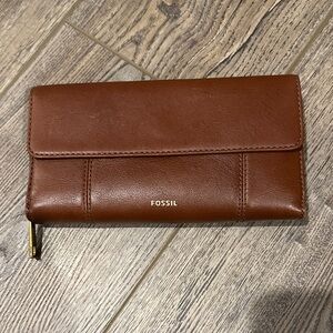 Fossil Tan Leather Clutch Wallet